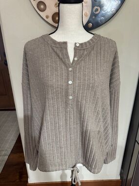 Lou & Grey Ribbed Henley Sweater - Taupe